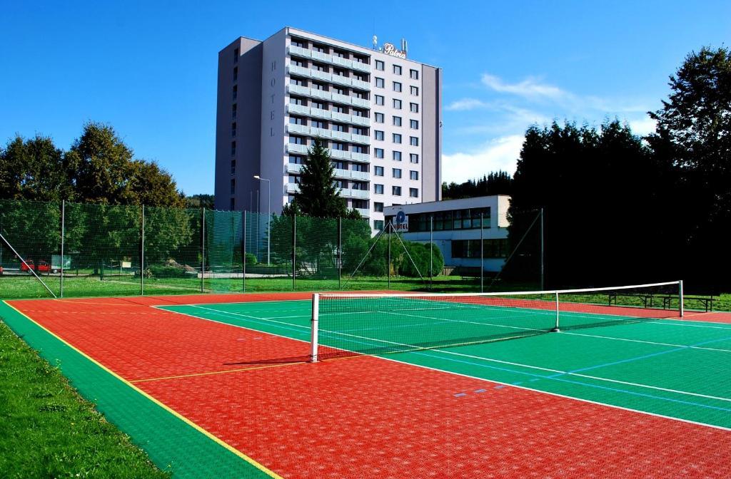 Hotel Patria Trutnov Extérieur photo