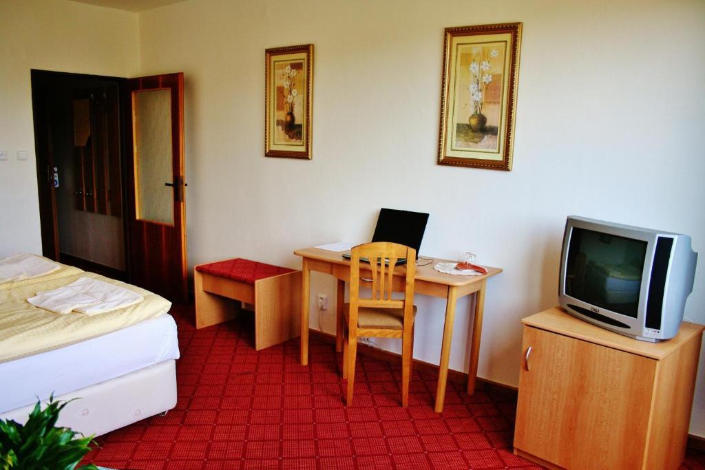 Hotel Patria Trutnov Chambre photo