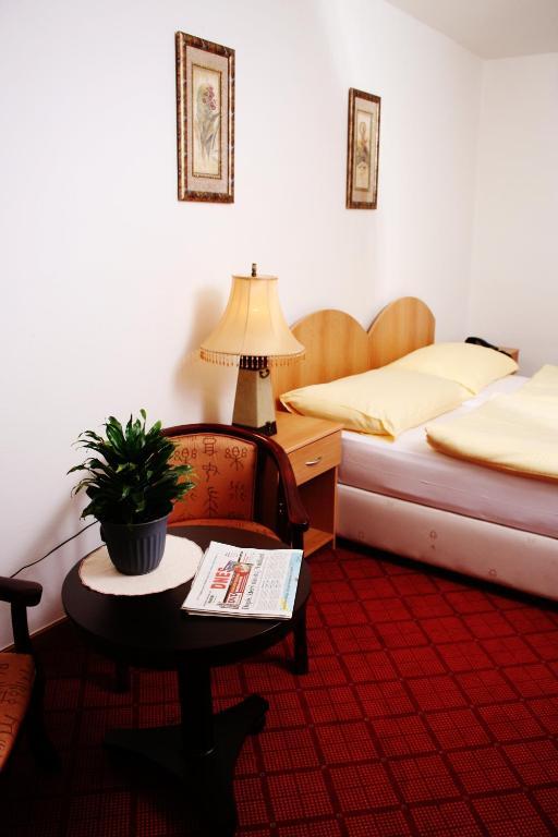 Hotel Patria Trutnov Chambre photo
