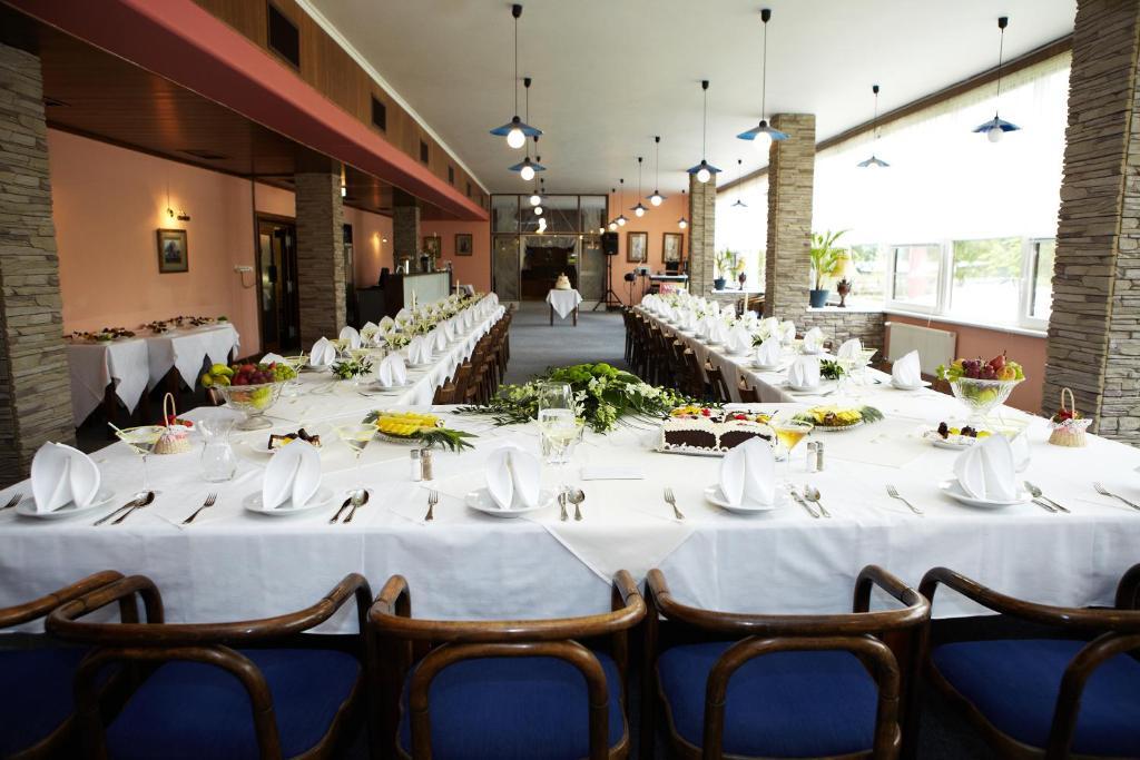 Hotel Patria Trutnov Extérieur photo