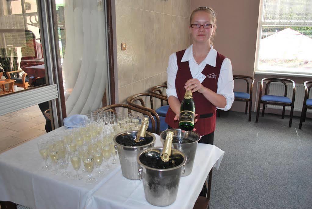 Hotel Patria Trutnov Extérieur photo